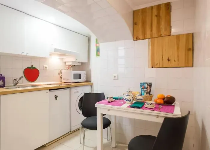 Alfama Typical By Hosty *