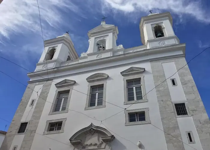 Alfama Typical By Hosty Lisboa