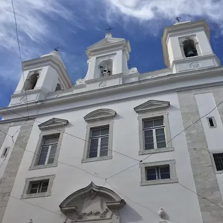 Alfama Typical By Hosty Lisboa